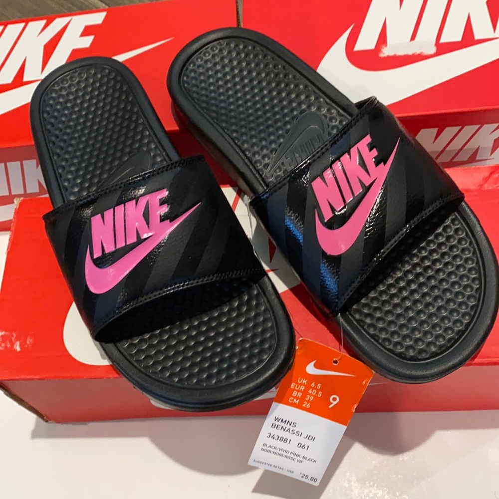 New Authentic Nike signature slide sandals sz 9 woman’s